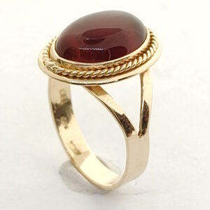 (1 stk.) CO₂ fri ②.Hand+: Bred Cabochon guldring med oval Karneol