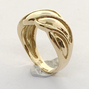 (1 stk.) CO₂ fri ②.Hand+: Bred guldring i 18 karat guld med bølger