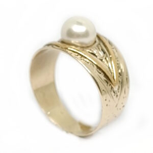 (1 stk.) CO₂ fri ②.Hand+: Gammel fin guldring med mønster og perle