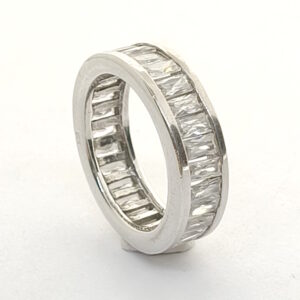 Kraftig Alliancering i sølv med straight baguette slebne sten